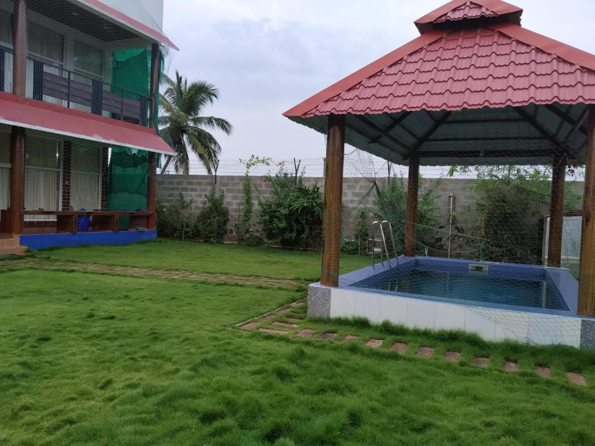 Waves Beach House بونديتْشيري المظهر الخارجي الصورة