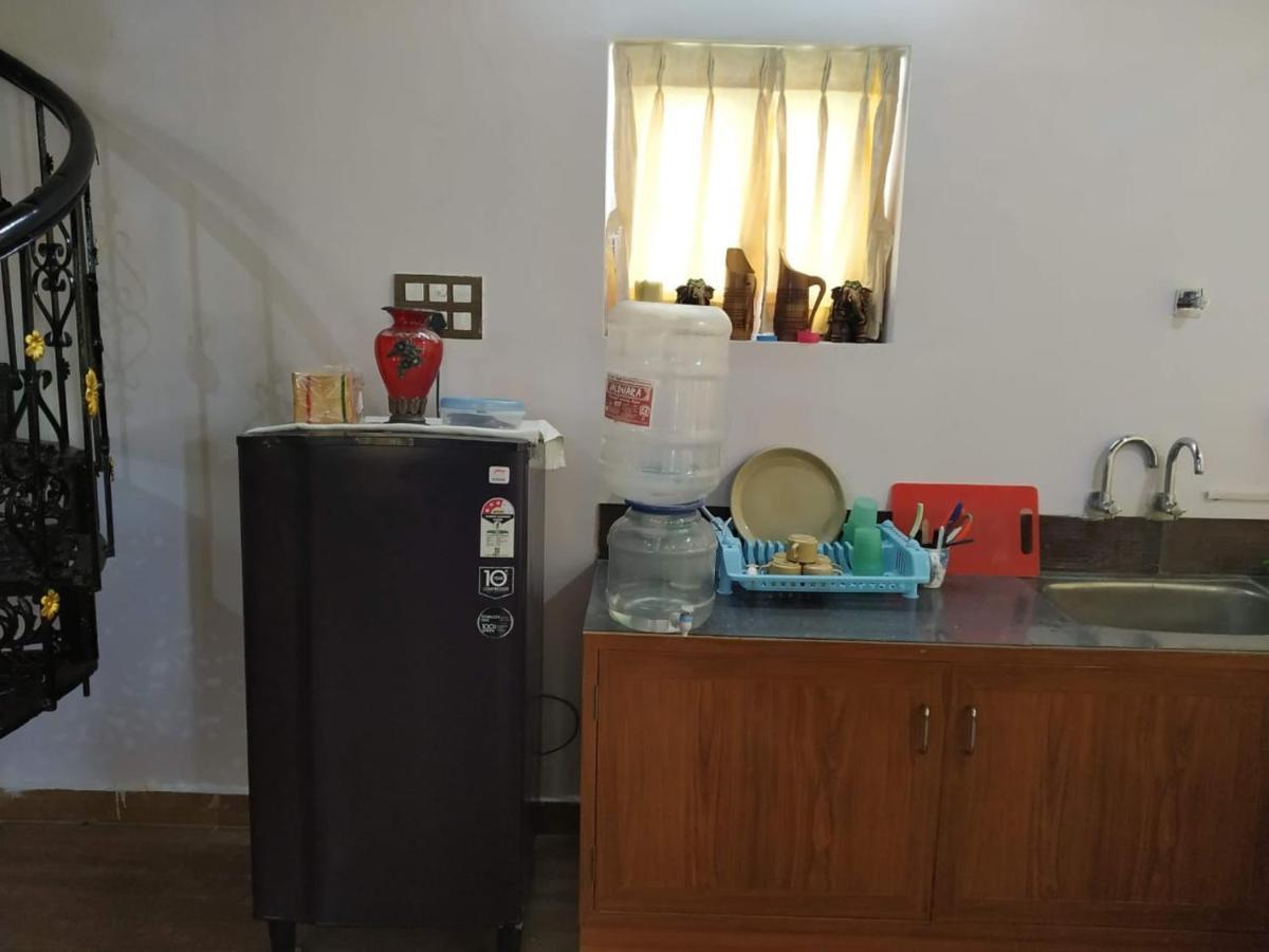 Waves Beach House بونديتْشيري المظهر الخارجي الصورة