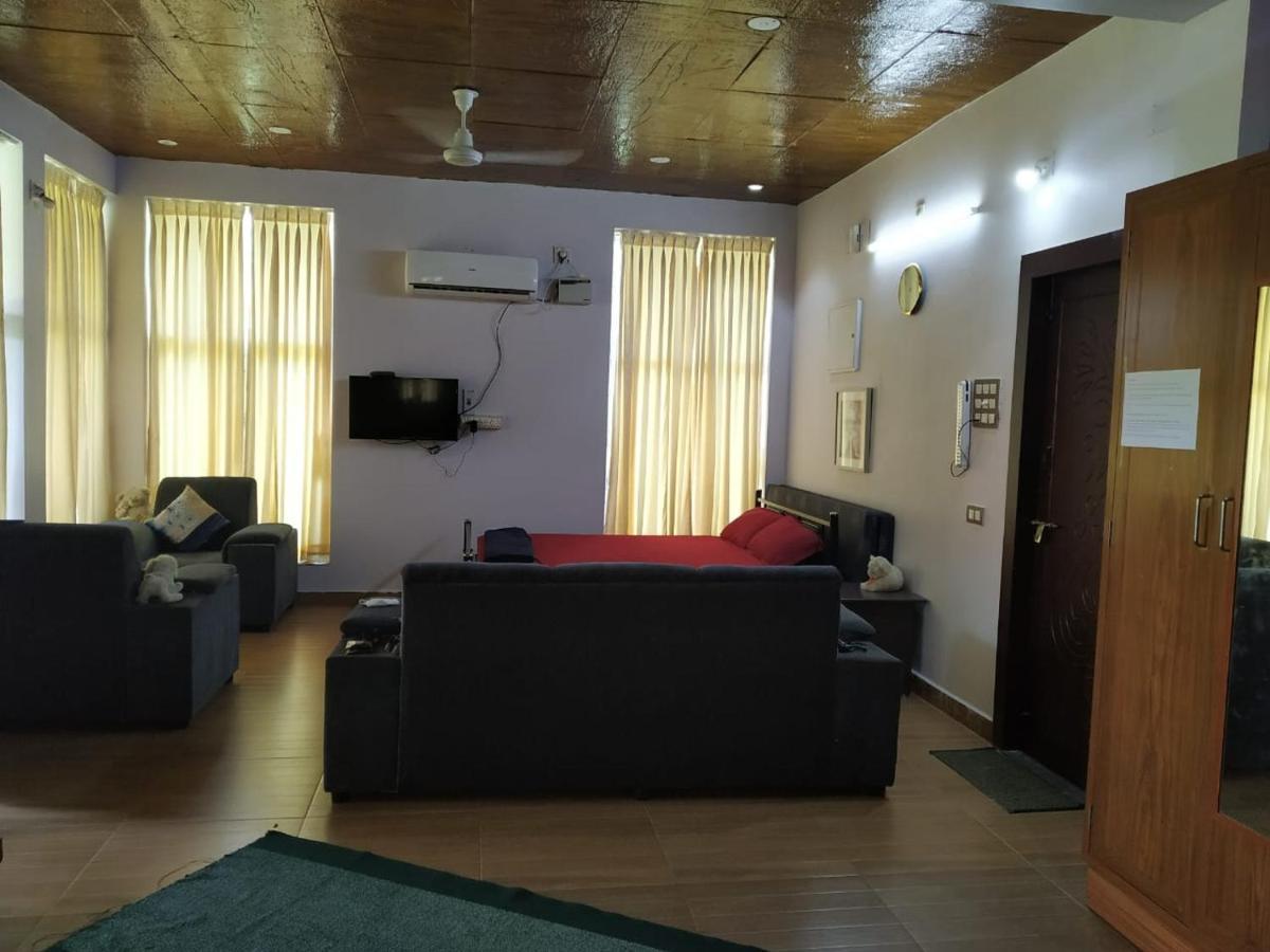 Waves Beach House بونديتْشيري المظهر الخارجي الصورة