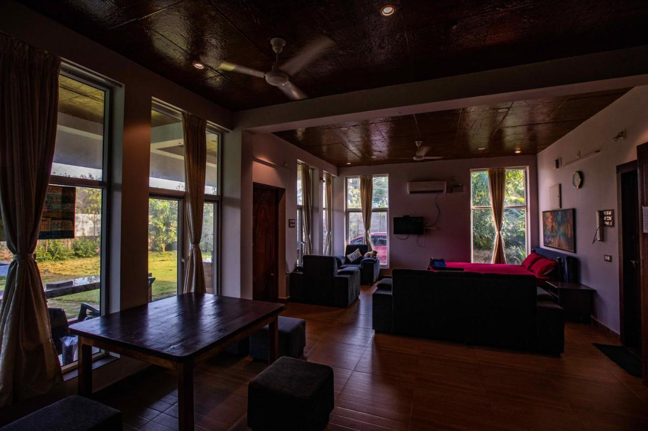 Waves Beach House بونديتْشيري المظهر الخارجي الصورة