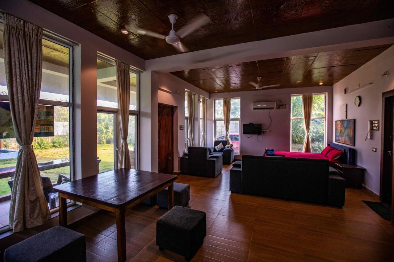 Waves Beach House بونديتْشيري المظهر الخارجي الصورة