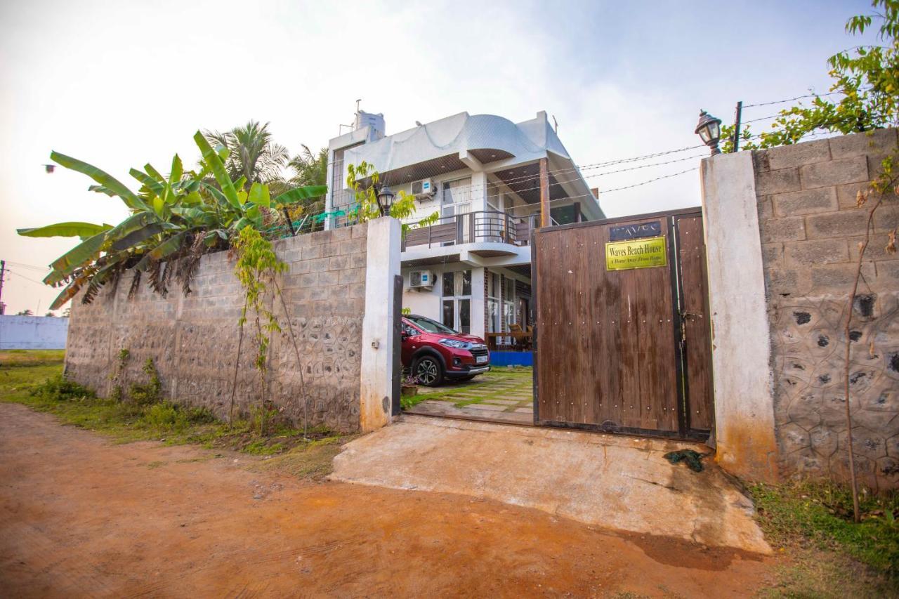 Waves Beach House بونديتْشيري المظهر الخارجي الصورة