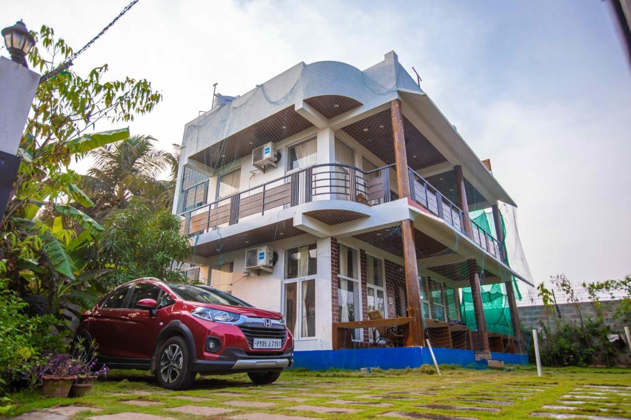 Waves Beach House بونديتْشيري المظهر الخارجي الصورة