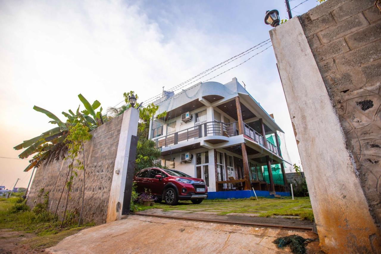 Waves Beach House بونديتْشيري المظهر الخارجي الصورة