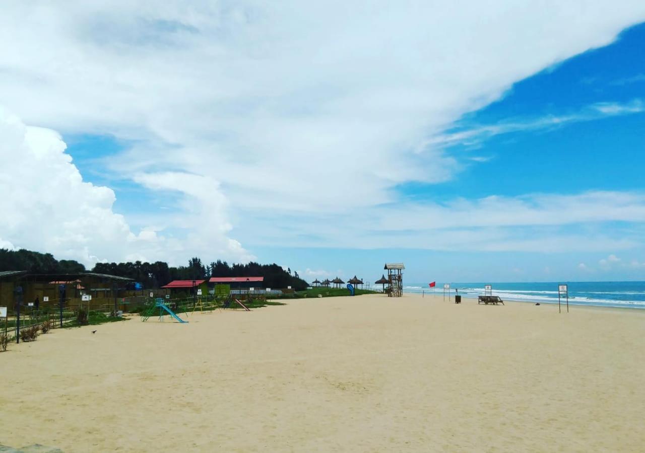 Waves Beach House بونديتْشيري المظهر الخارجي الصورة