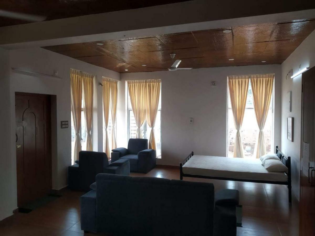 Waves Beach House بونديتْشيري المظهر الخارجي الصورة