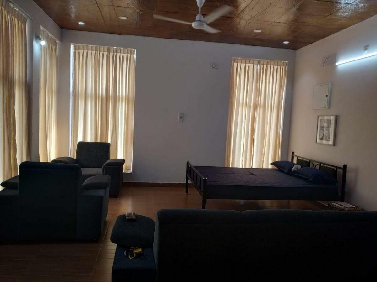Waves Beach House بونديتْشيري المظهر الخارجي الصورة