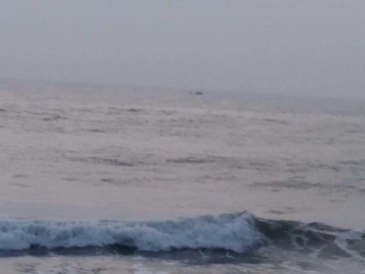 Waves Beach House بونديتْشيري المظهر الخارجي الصورة