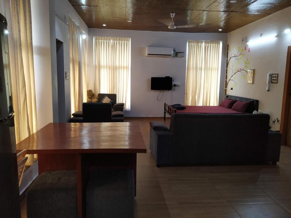 Waves Beach House بونديتْشيري المظهر الخارجي الصورة